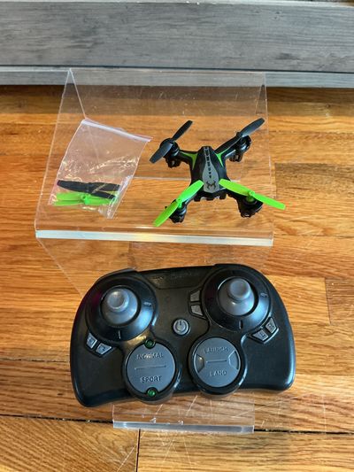 Sky Viper Dash nano mini drone w/extra propellers