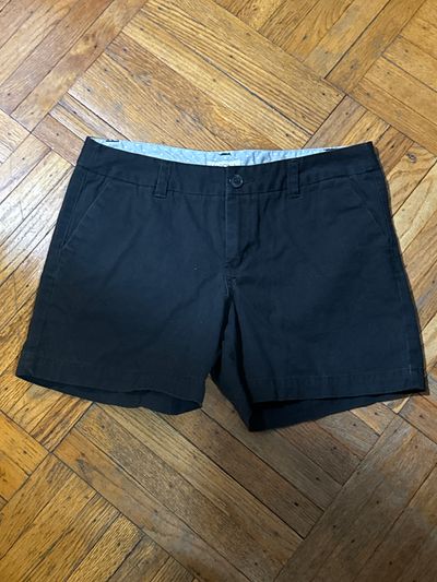 Merona black khaki shorts 3 inches  Junior L - 8