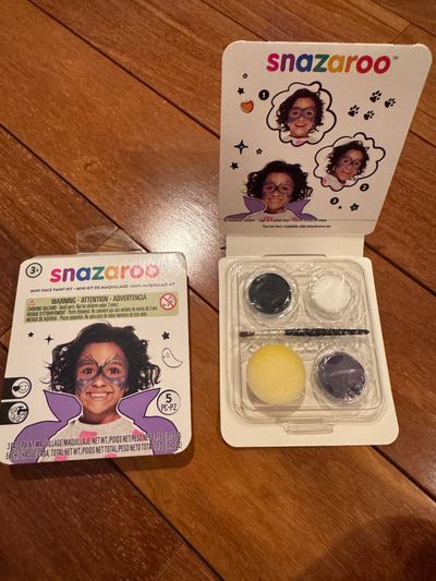 Brand new Snazaroo face makeup 2 kits, $6 each Two of the same