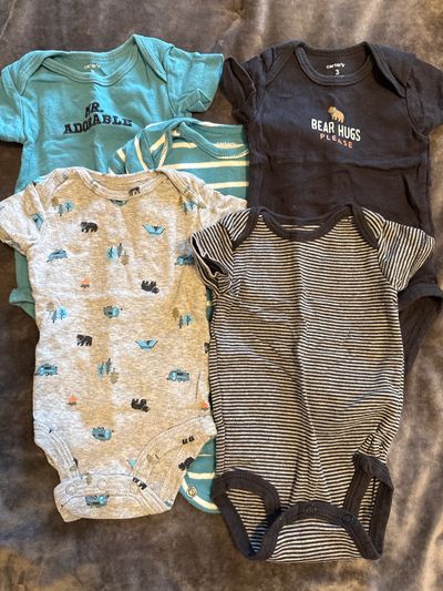 Short sleeved onesie bundle Set of five 3 Months