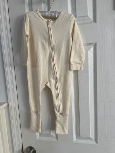 Jamie Key Baige zipp-up romper , like new , so so soft 2T