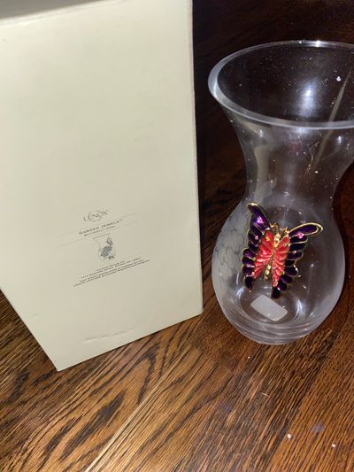 Lenox NEW gorgeous garden jewels butterfly vase in box paid $72