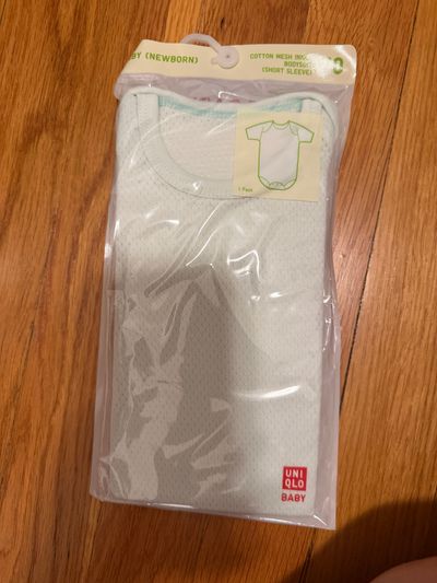 Uniqlo New- mesh bodysuit Newborn