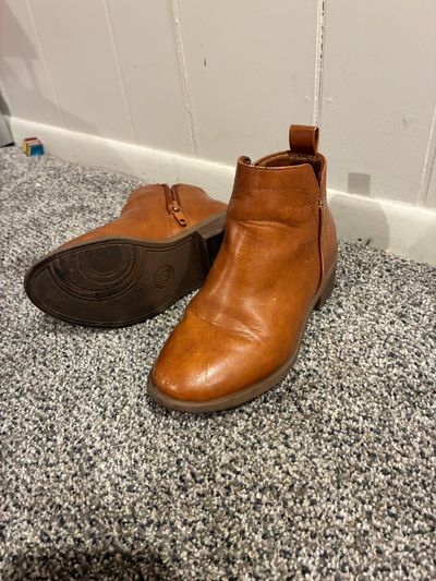 Cat & Jack brown bootie brown booties little wear 10 (Lil' Kid)