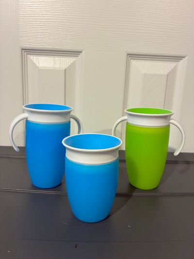 Munchkin 360 cups Lot of 3, 2 10-ounce cups, 1 7-ounce cup