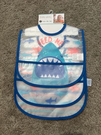 N/A NEW: 3 bibs