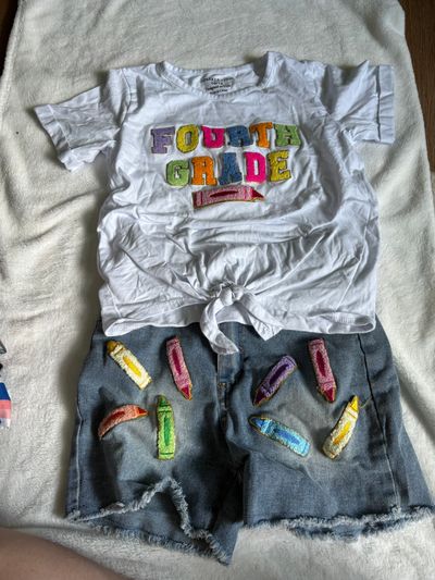 Sparkle in pink Fourth grade crayon outfit size 4XL eq to 10/12 10-12