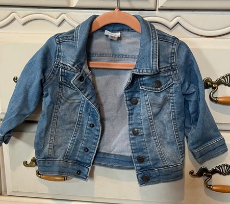 Cat and Jack denim jacket Light denim jacket. Excellent condition. SFPF home 12 Months