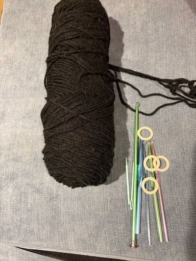 Knitting set with black yarn