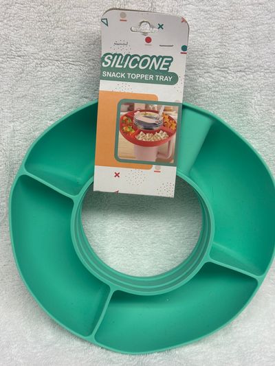 Brand New Silicone Snack Topper Tray for water bot Brand New Silicone Snack Topper Tray for top of water bottle