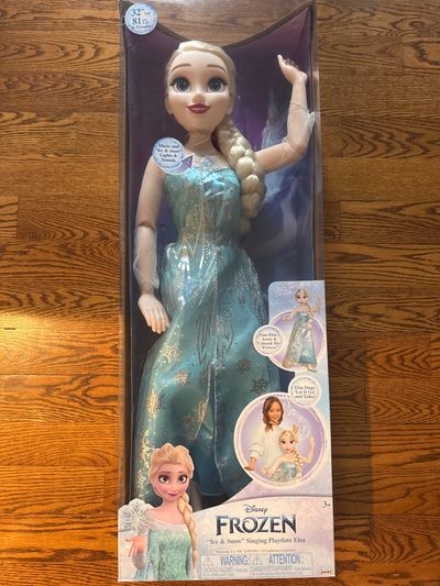 Disney Frozen NEW Disney frozen ice and snow singing play date Elsa 32inch doll