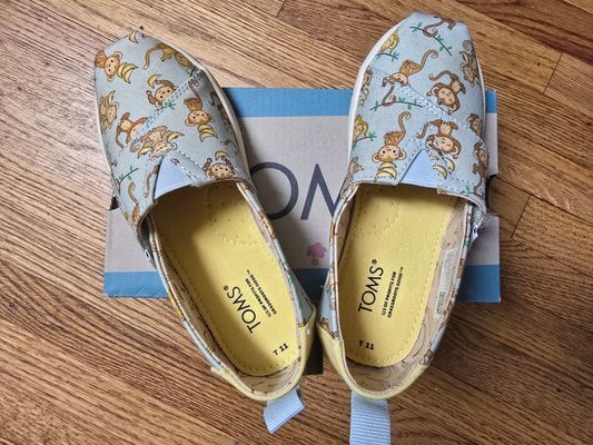 Toms new with tag 11 (Lil' Kid)