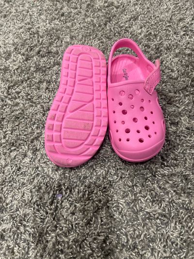 Cat and jack Summer shoes 8 (Lil' Kid)