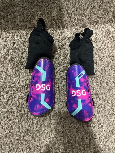 DSG Shin guards size small