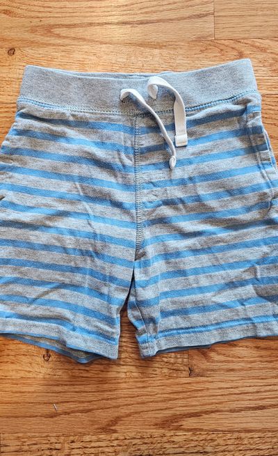 Baby Gap Pull on elasticized waistband loose fit mid rise above knee 2T