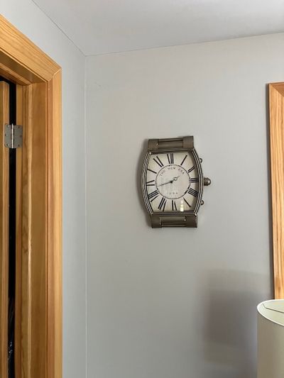 Unknown Wall Clock - 1 AA Battery