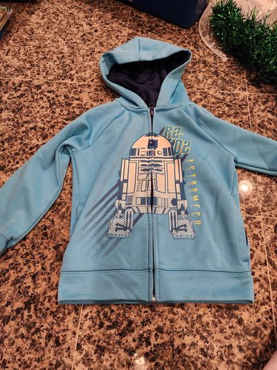 Star Wars R2-D2 Astromech zip up hoodie. Star Wars R2-D2 Astromech zip up hoodie. 5T/5