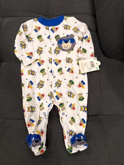 Target Long sleeve Badger onesie pjs with snaps with tags never worn 0-3 Months