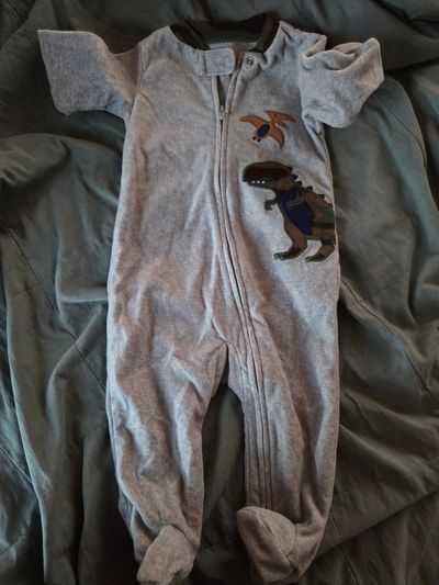 Carters Footed Pjs Dinosaur size 9m  6-9 Months