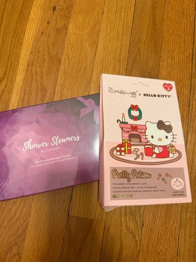Hello kitty New- shower steamers and face mask