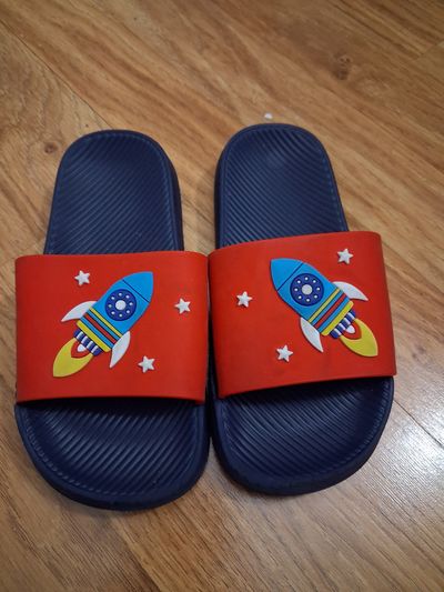 Navy Blue Boys Sandals Size 30/12 to 12.5 in US size 12 (Lil' Kid)