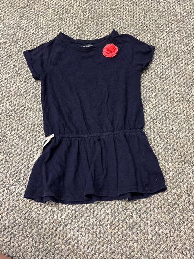 Oshkosh Navy blue short sleeve w pink flower 6T/6