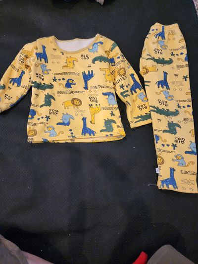 Fleece pajamas set. Very warm Fleece pajamas set. Very warm 6T/6