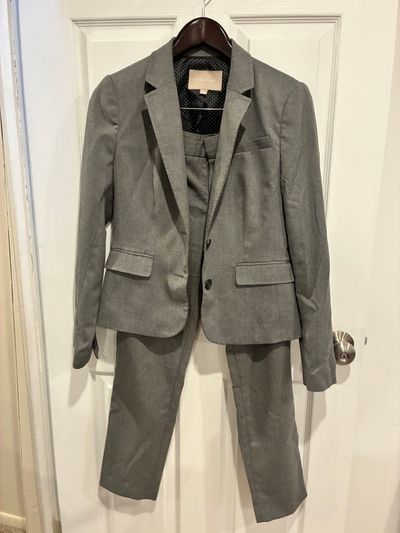 Banana Republic Suit size 6 grey pant suit size 6 Women's 6