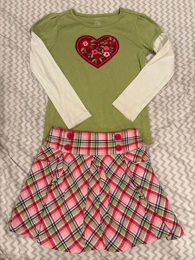 Gymboree Size 6 corduroy skort with matching size 7 long sleeve top 6T/6
