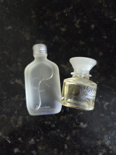 2 Men's cologne mini bottles