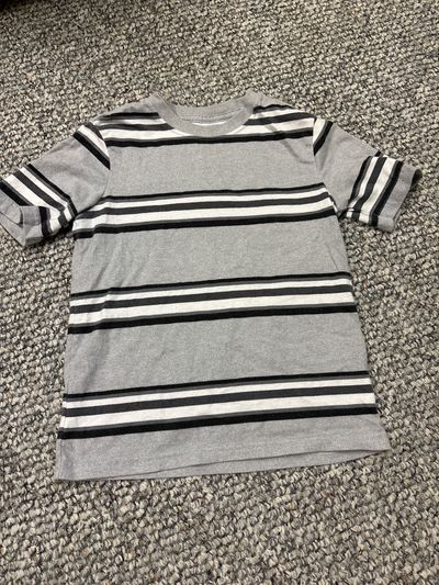 Wonder nation Grey striped shirt 6T/6