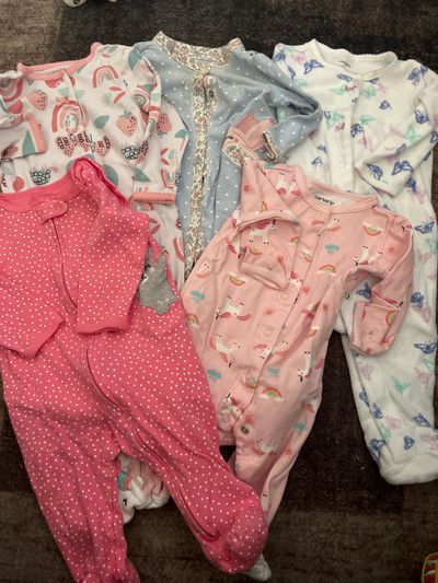 Lot of 5 carters long sleeve pajamas all size 6m  6 Months