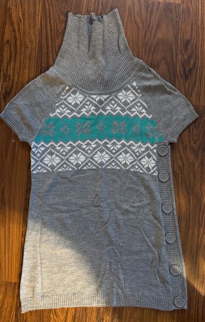 Take out Grey ss snowflake turtleneck sweater 14-16