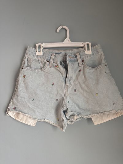 Old Navy Light denim shorts w/ flower embroidery 14-16