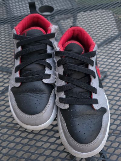 Jordan Air Jordan Grey and black sneakers 1-1/2 (Big Kid)