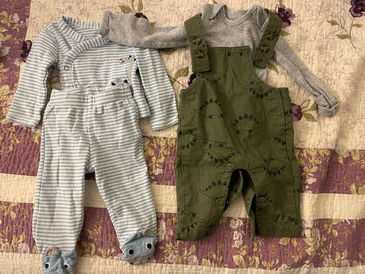 N/a NB outfits 0-3 Months