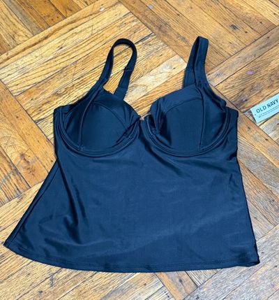 New old navy swim top tankini with underwire  Women's Med (10-12)