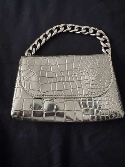 Aldo Small Gold Textured Bag w/ Thick Chain Strap