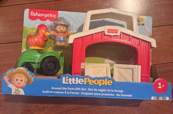 Brand new Fisher-Price little people farm set Retails for over $20 gift quality