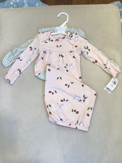 Carters NWT Set of 2 gowns  3 Months