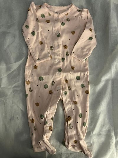 Carters Light Pink sleeper w/ apples size 9mos 6-9 Months