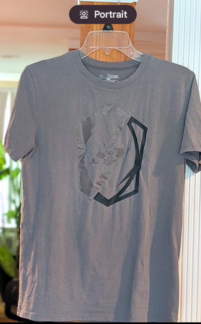 Under armour Youth extra large heat gear t-shirt 18-20