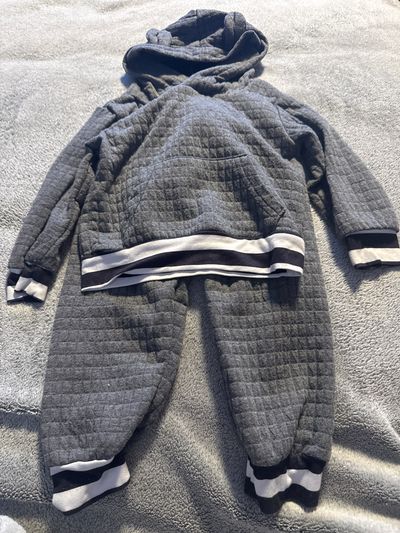 SHEIN Size 86 sweatshirt and matching pants 18-24 Months