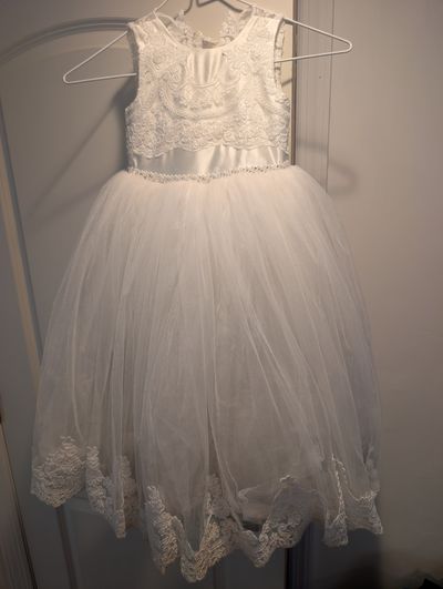 Boutique-unknown brand Size says 4 but fit my tall/big for her age 5 year old. 5T/5