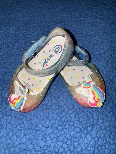 Cat & Jack Rainbow unicorn jelly sandals 5 (Infant Shoe)