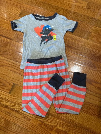 Osh kosh bgosh Pj ninja set 4T