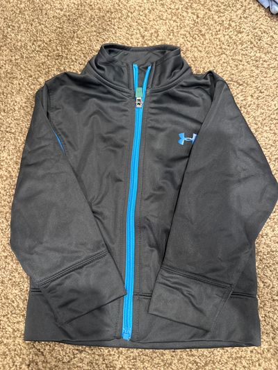 Under Armour athletic zip up jacket top  2T
