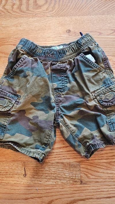 Children's Place NWT Pull on elasticized waistband loose fit mid rise above knee 3T