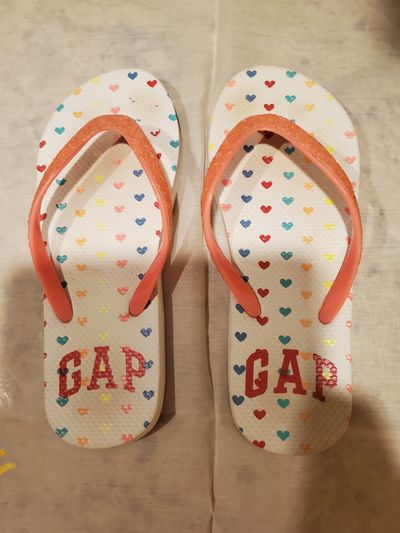 GAP flip flops  3 (Big Kid)