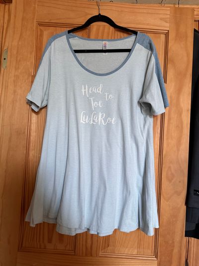 Lularoe Shirt sleeve Women's - M